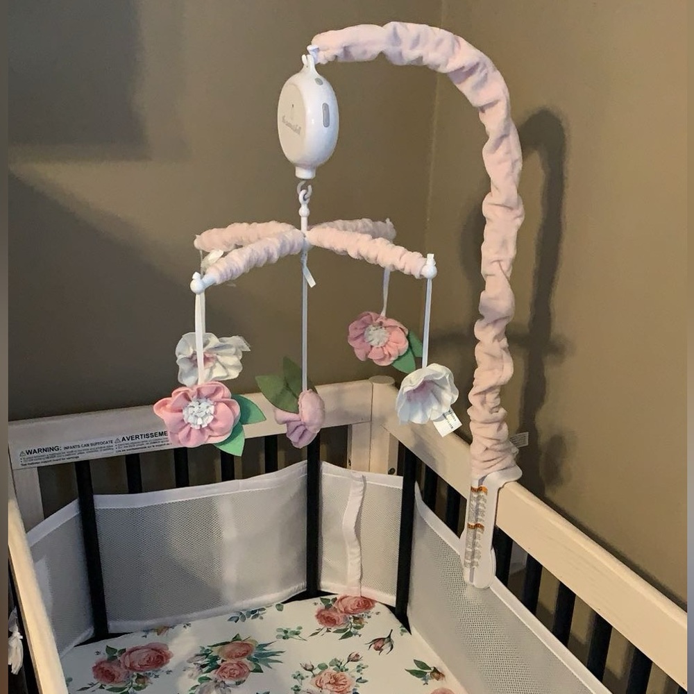 Crib mobile